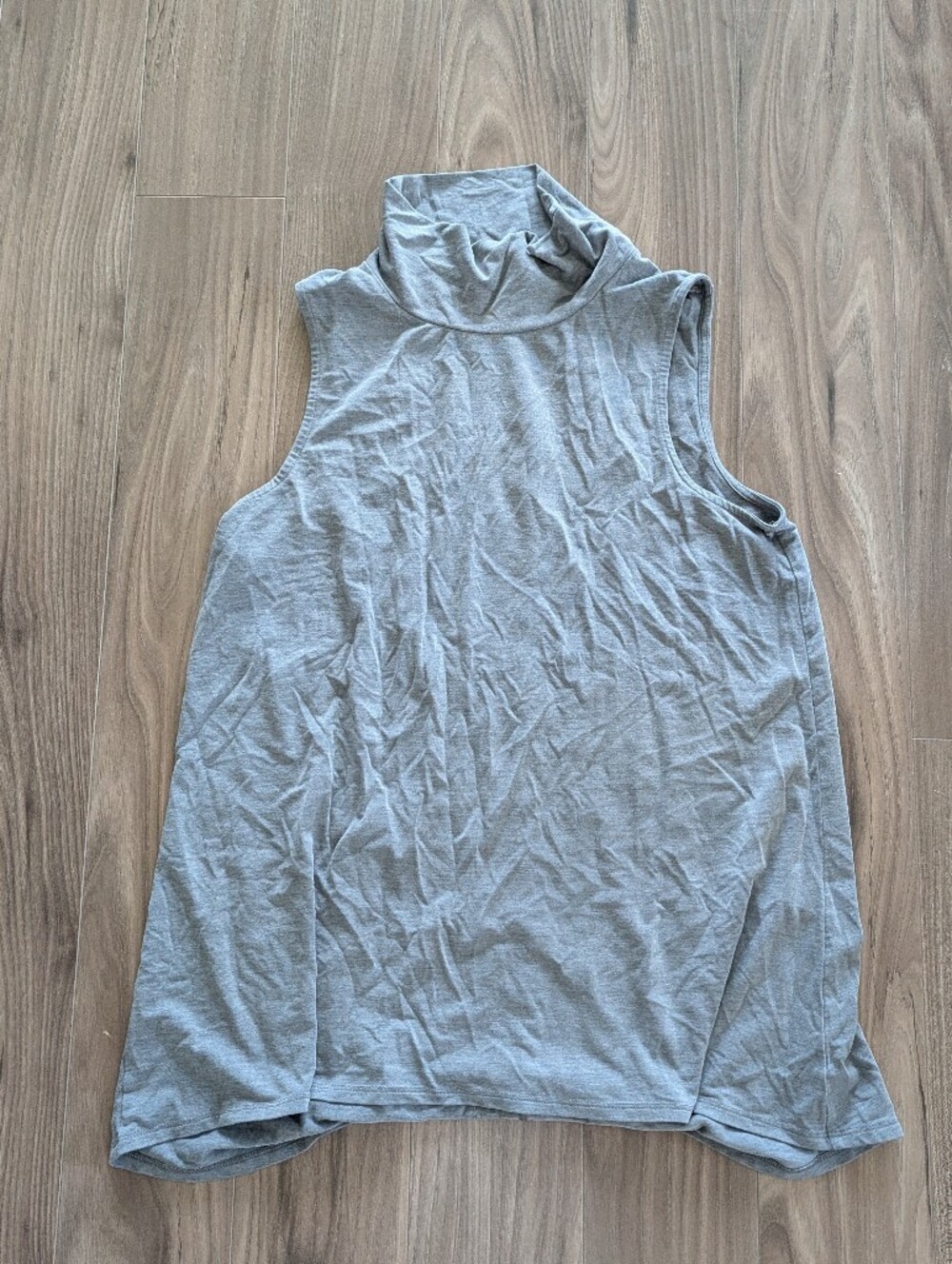 Athleta Gray Sleeveless Turtleneck Tank Flowy (Size Medium)
